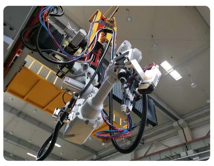 上6尊龙旗舰厅