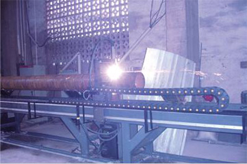 Z6尊龙旗舰厅CNCG系列轻型数控相贯线切割机